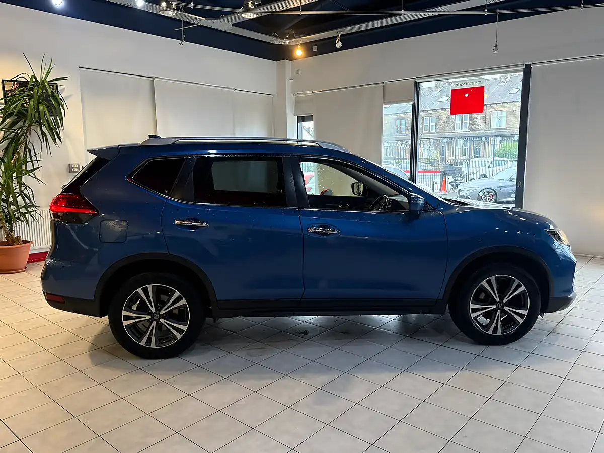 Used 2018 Nissan X-Trail N-Connecta Blue - Interior and Exterior details 12