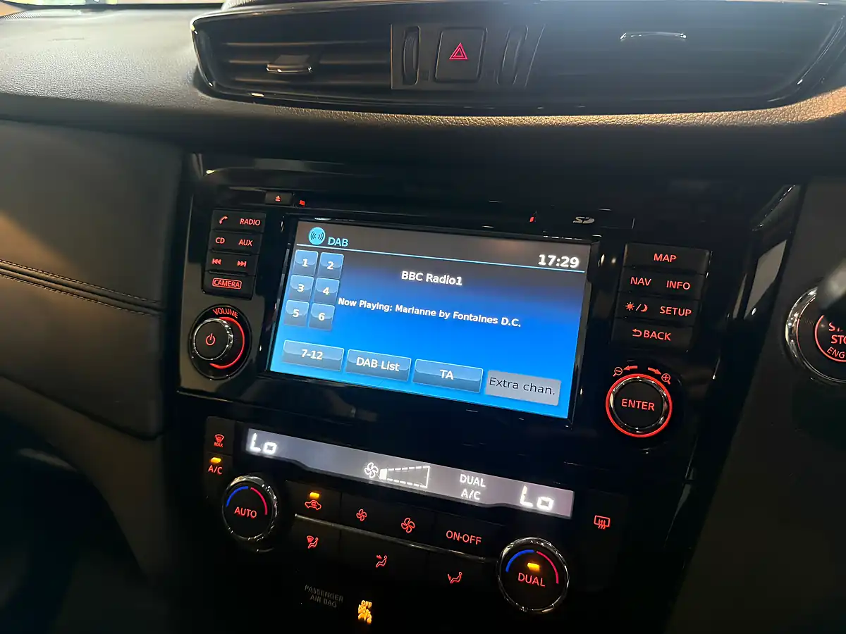 Used 2018 Nissan X-Trail N-Connecta Blue - Interior and Exterior details 17