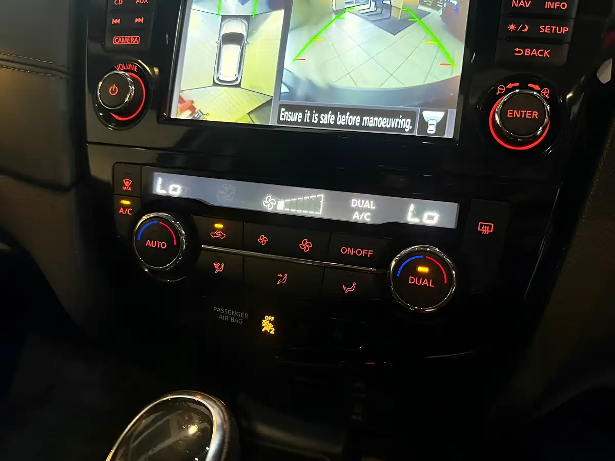 Used 2018 Nissan X-Trail N-Connecta Blue - Interior and Exterior details 18