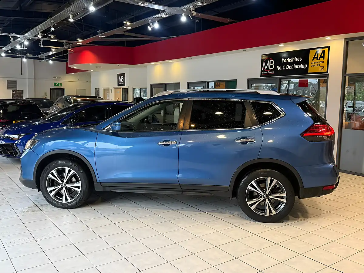 Used 2018 Nissan X-Trail N-Connecta Blue - Interior and Exterior details 6