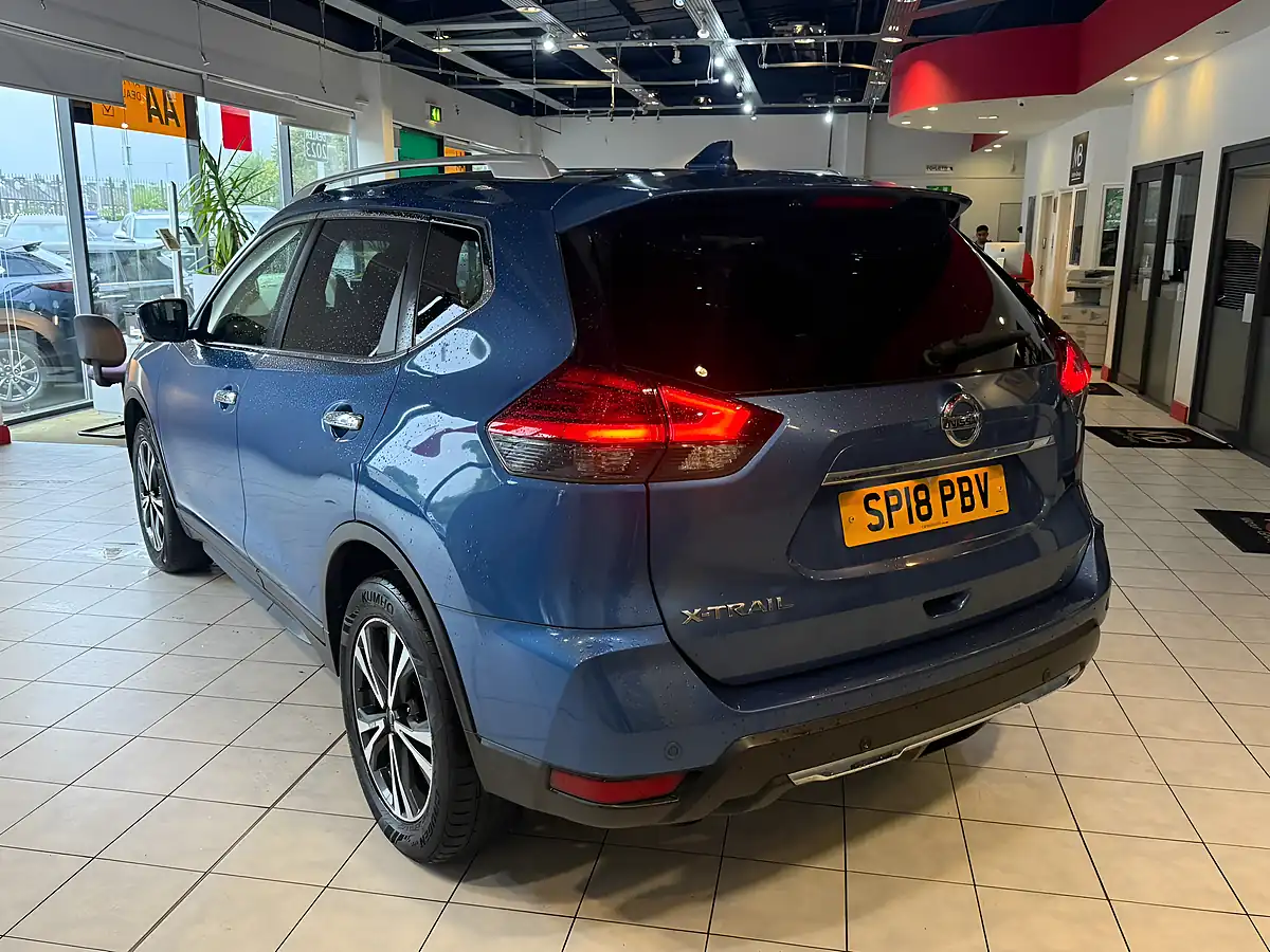 Used 2018 Nissan X-Trail N-Connecta Blue - Interior and Exterior details 7