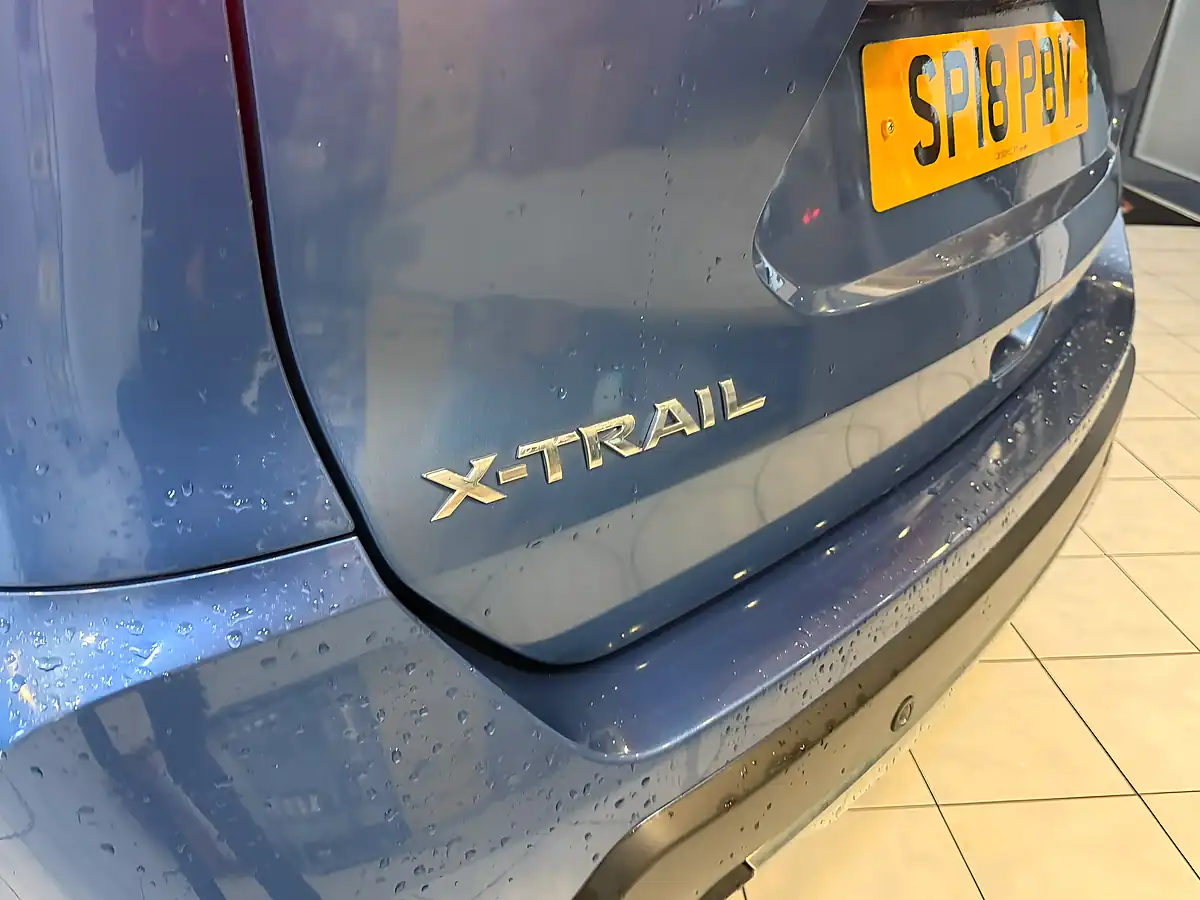 Used 2018 Nissan X-Trail N-Connecta Blue - Interior and Exterior details 9