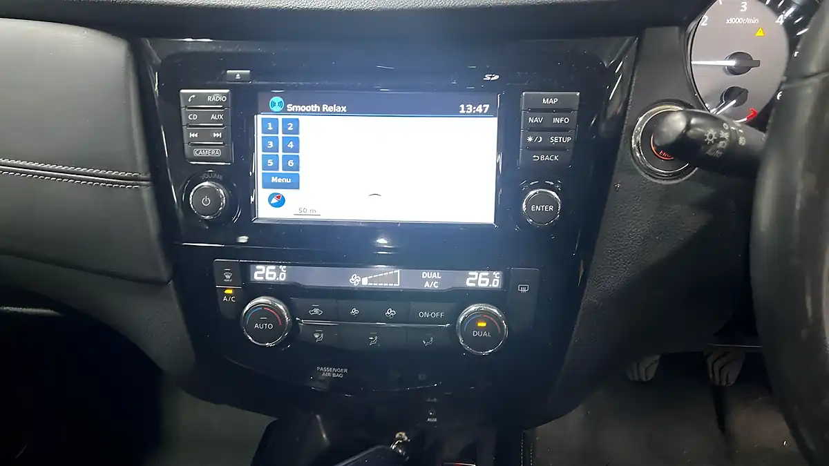 Used 2018 Nissan X-Trail N-Connecta Grey - Interior and Exterior details 10