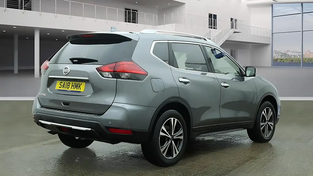 Used 2018 Nissan X-Trail N-Connecta Grey - Interior and Exterior details 4