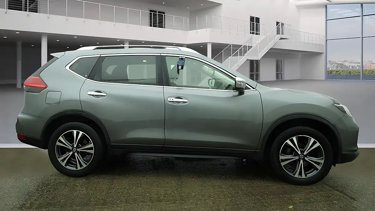 Used 2018 Nissan X-Trail N-Connecta Grey - Interior and Exterior details 5