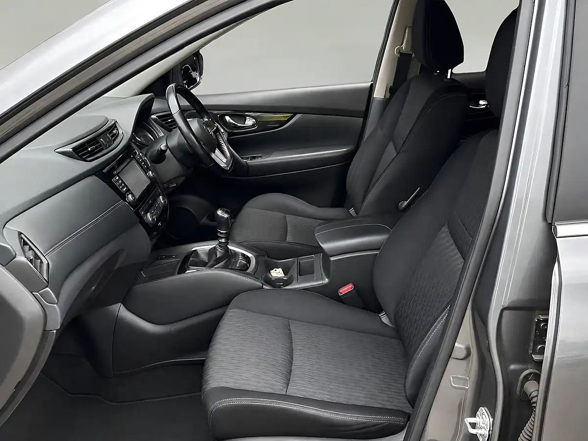 Used 2018 Nissan X-Trail N-Connecta Grey - Interior and Exterior details 2