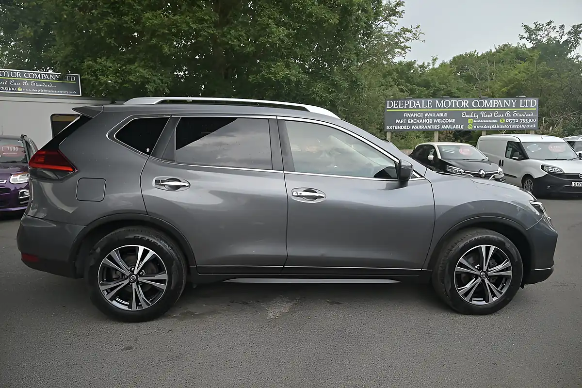 Used 2018 Nissan X-Trail N-Connecta Gun Metallic - Interior and Exterior details 8
