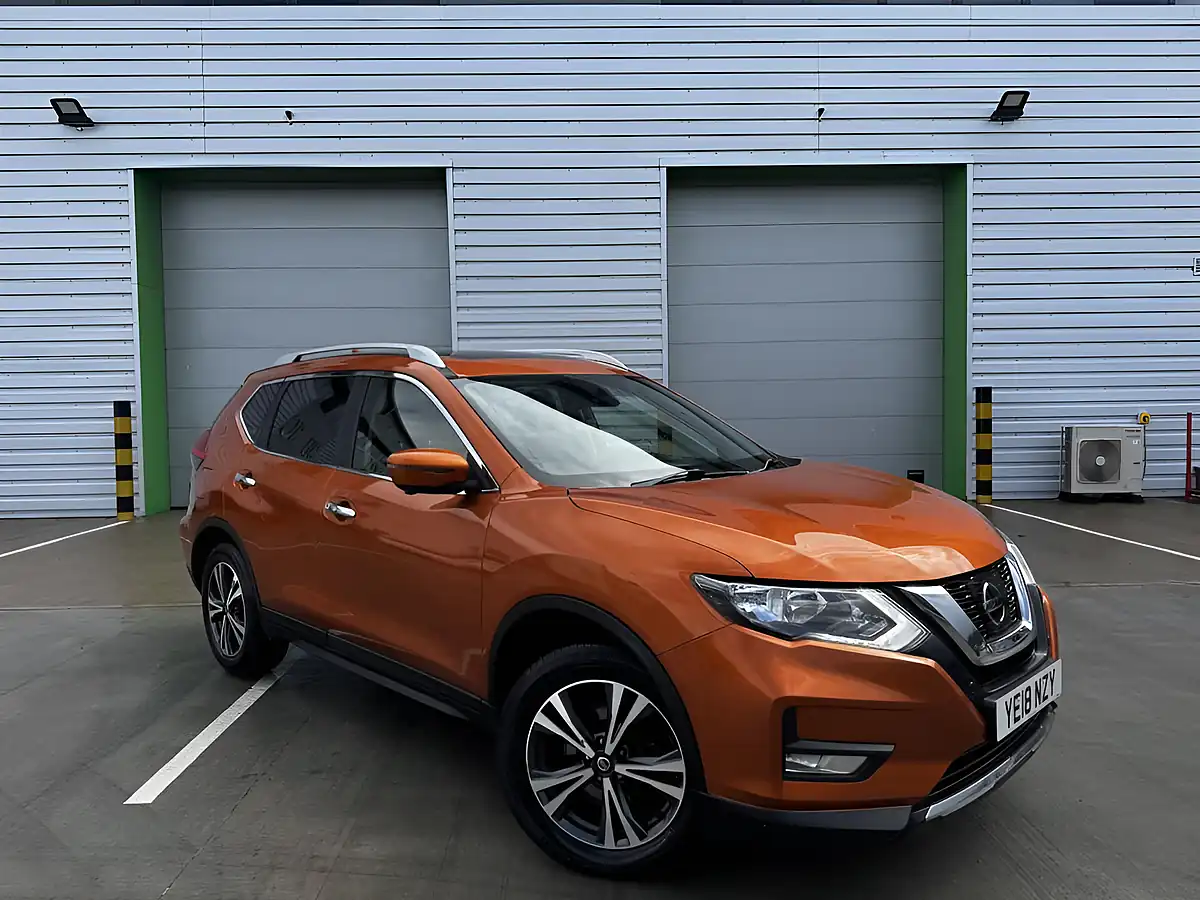 Used 2018 Nissan X-Trail N-Connecta Orange - Front View