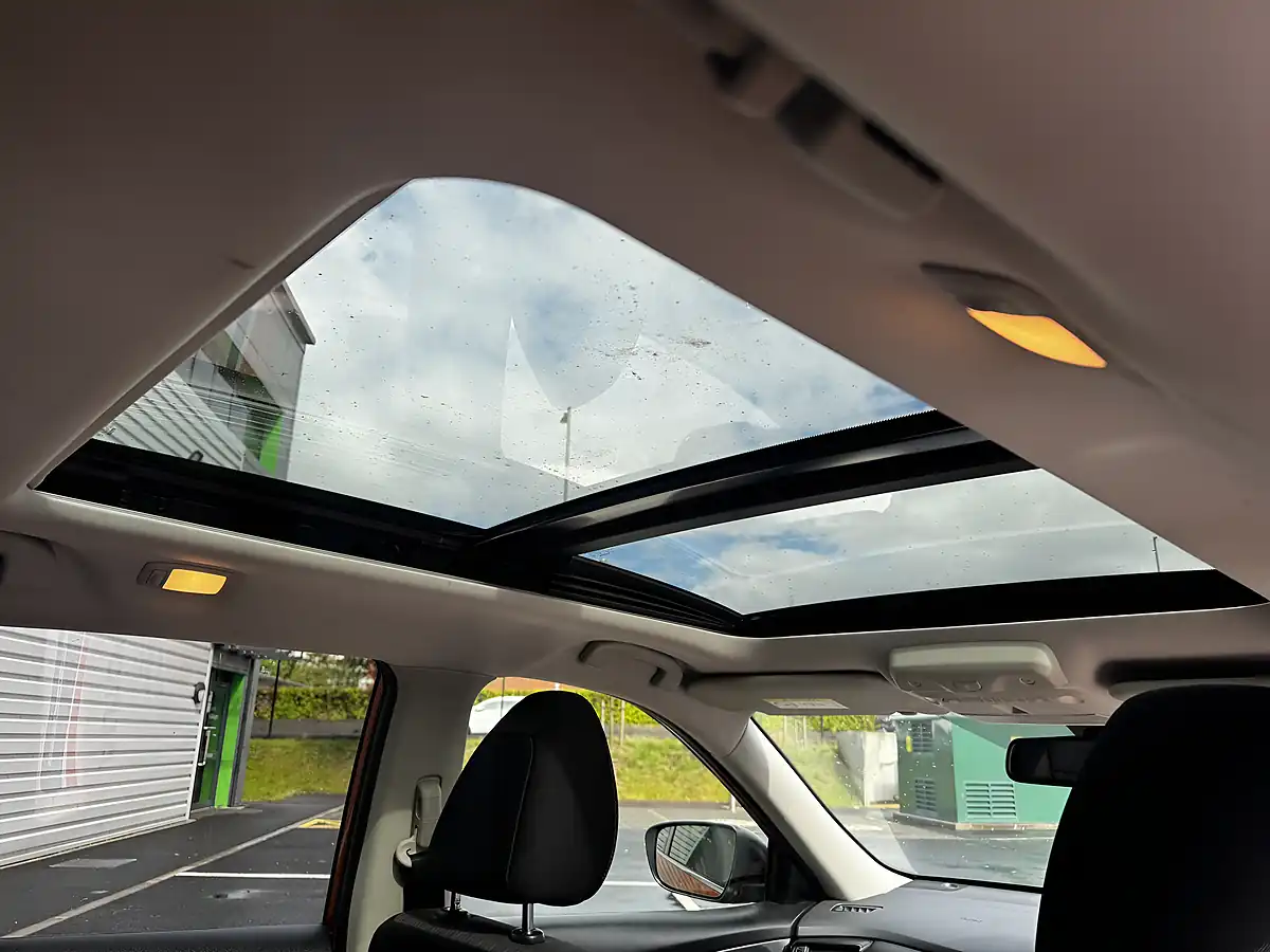 Used 2018 Nissan X-Trail N-Connecta Orange - Interior and Exterior details 12