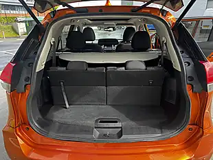 Used 2018 Nissan X-Trail N-Connecta Orange - Interior and Exterior details 13