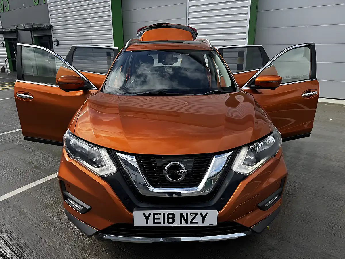 Used 2018 Nissan X-Trail N-Connecta Orange - Interior and Exterior details 16