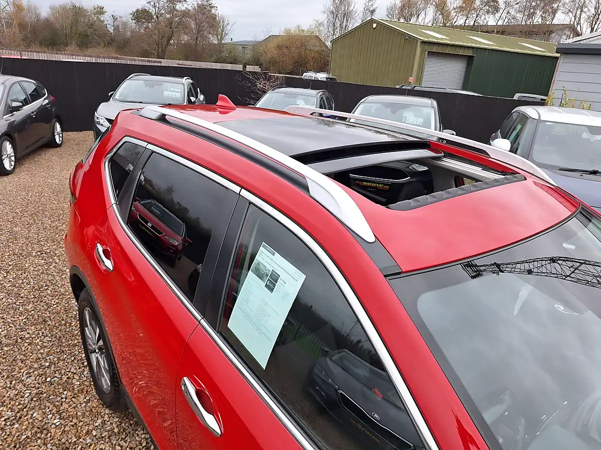 Used 2018 Nissan X-Trail N-Connecta Red - Interior and Exterior details 3