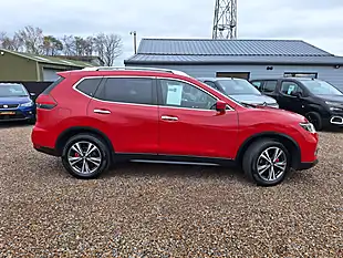 Used 2018 Nissan X-Trail N-Connecta Red - Interior and Exterior details 6