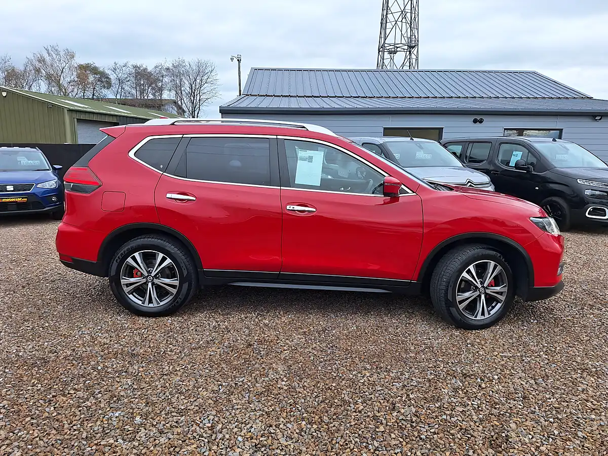 Used 2018 Nissan X-Trail N-Connecta Red - Interior and Exterior details 6