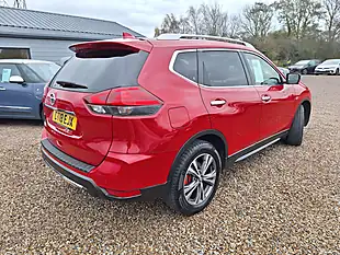 Used 2018 Nissan X-Trail N-Connecta Red - Interior and Exterior details 8