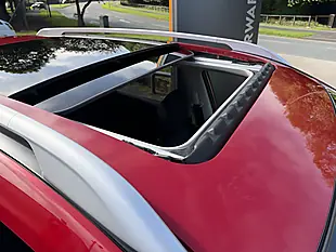 Used 2018 Nissan X-Trail N-Connecta Red - Interior and Exterior details 3