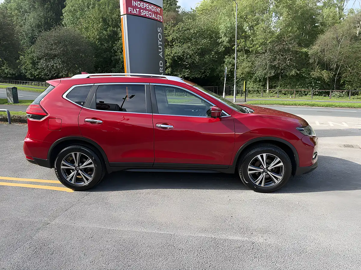 Used 2018 Nissan X-Trail N-Connecta Red - Interior and Exterior details 4