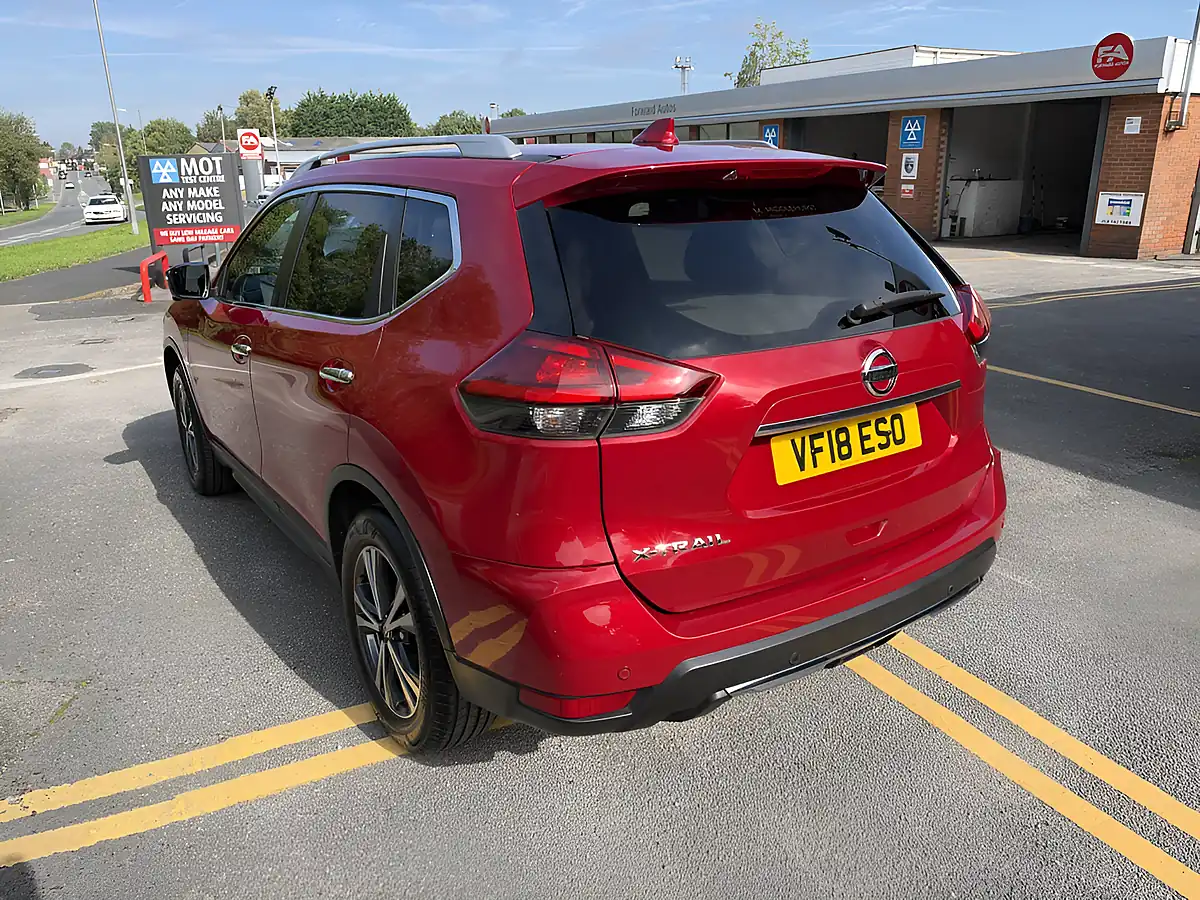 Used 2018 Nissan X-Trail N-Connecta Red - Interior and Exterior details 8