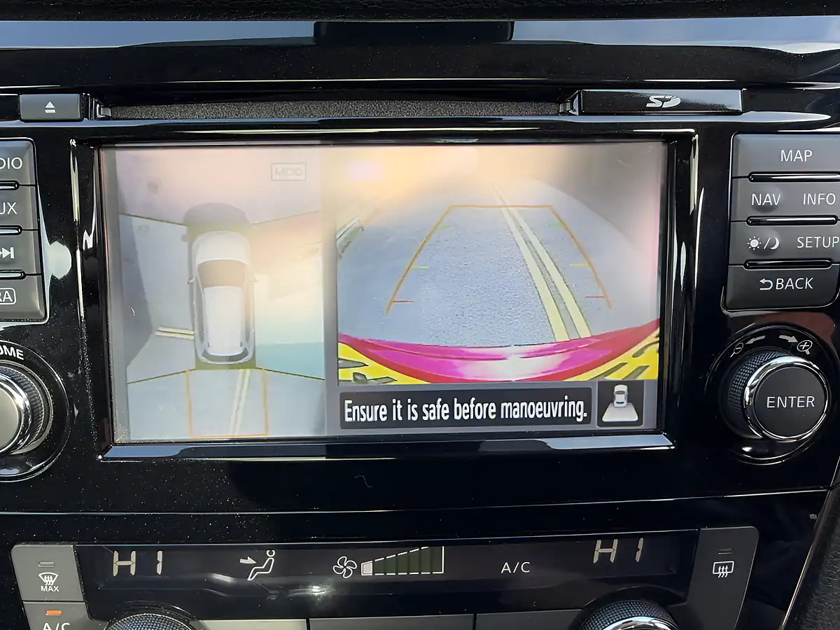 Used 2018 Nissan X-Trail N-Connecta Red - Interior and Exterior details 9