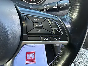 Used 2018 Nissan X-Trail N-Connecta White - Interior and Exterior details 13