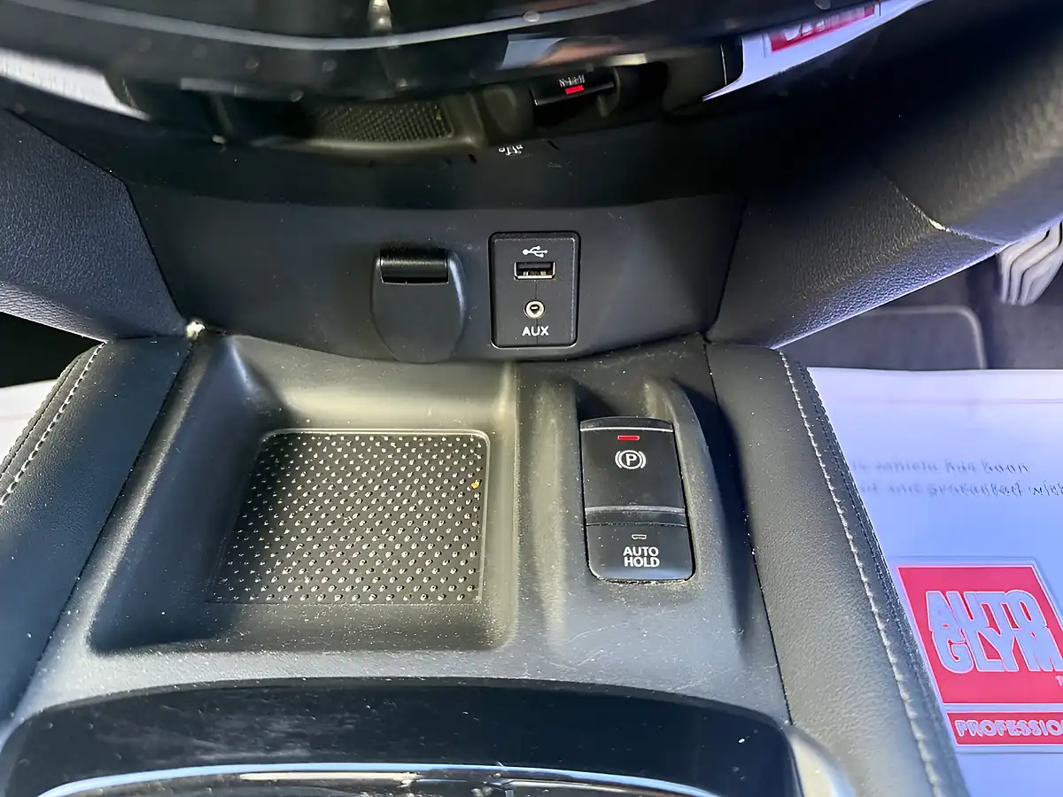Used 2018 Nissan X-Trail N-Connecta White - Interior and Exterior details 15