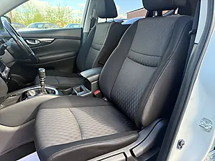 Used 2018 Nissan X-Trail N-Connecta White - Interior and Exterior details 17
