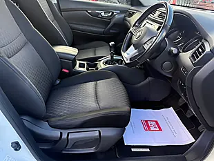 Used 2018 Nissan X-Trail N-Connecta White - Interior and Exterior details 8