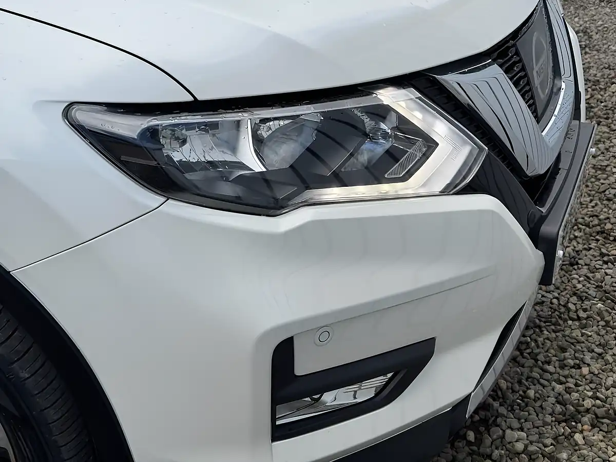 Used 2018 Nissan X-Trail N-Connecta White - Interior and Exterior details 11