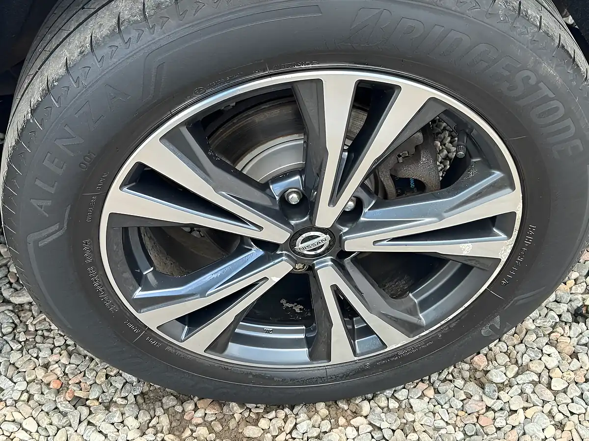 Used 2018 Nissan X-Trail N-Connecta White - Interior and Exterior details 14