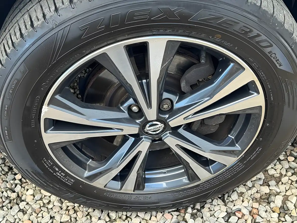 Used 2018 Nissan X-Trail N-Connecta White - Interior and Exterior details 16