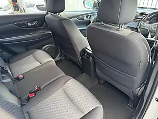 Used 2018 Nissan X-Trail N-Connecta White - Interior and Exterior details 19
