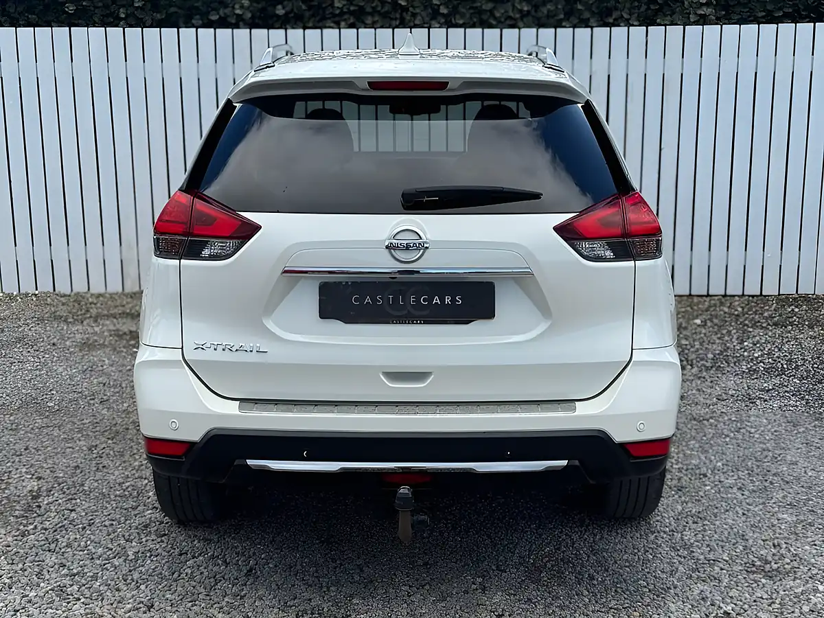 Used 2018 Nissan X-Trail N-Connecta White - Interior and Exterior details 6