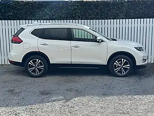 Used 2018 Nissan X-Trail N-Connecta White - Interior and Exterior details 7