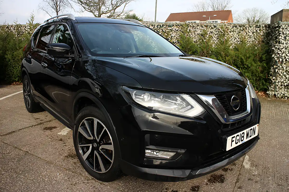 Used 2018 Nissan X-Trail Tekna Black - Front View