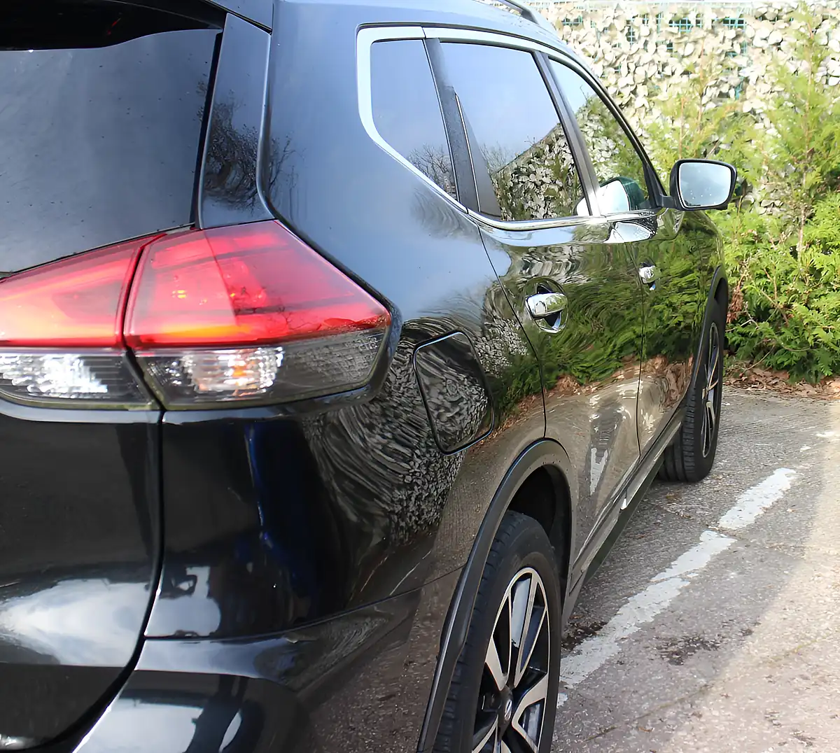 Used 2018 Nissan X-Trail Tekna Black - Interior and Exterior details 10