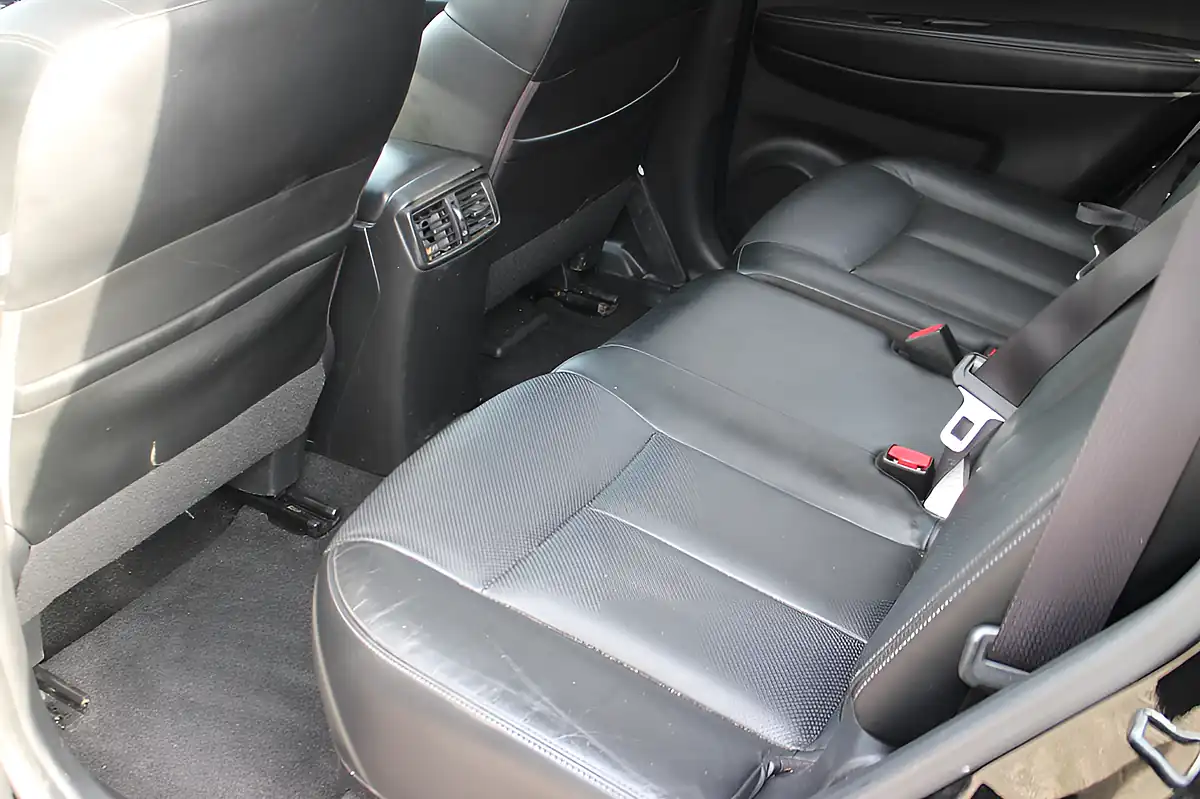 Used 2018 Nissan X-Trail Tekna Black - Interior and Exterior details 16