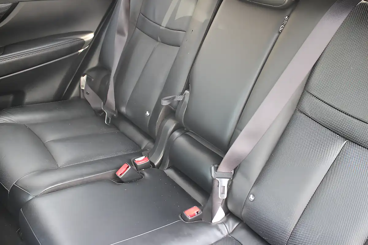 Used 2018 Nissan X-Trail Tekna Black - Interior and Exterior details 17