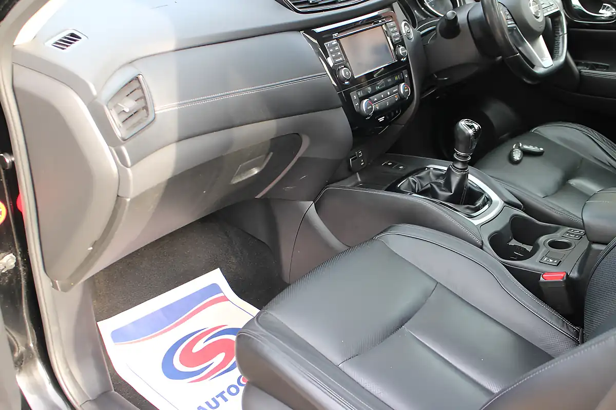 Used 2018 Nissan X-Trail Tekna Black - Interior and Exterior details 19