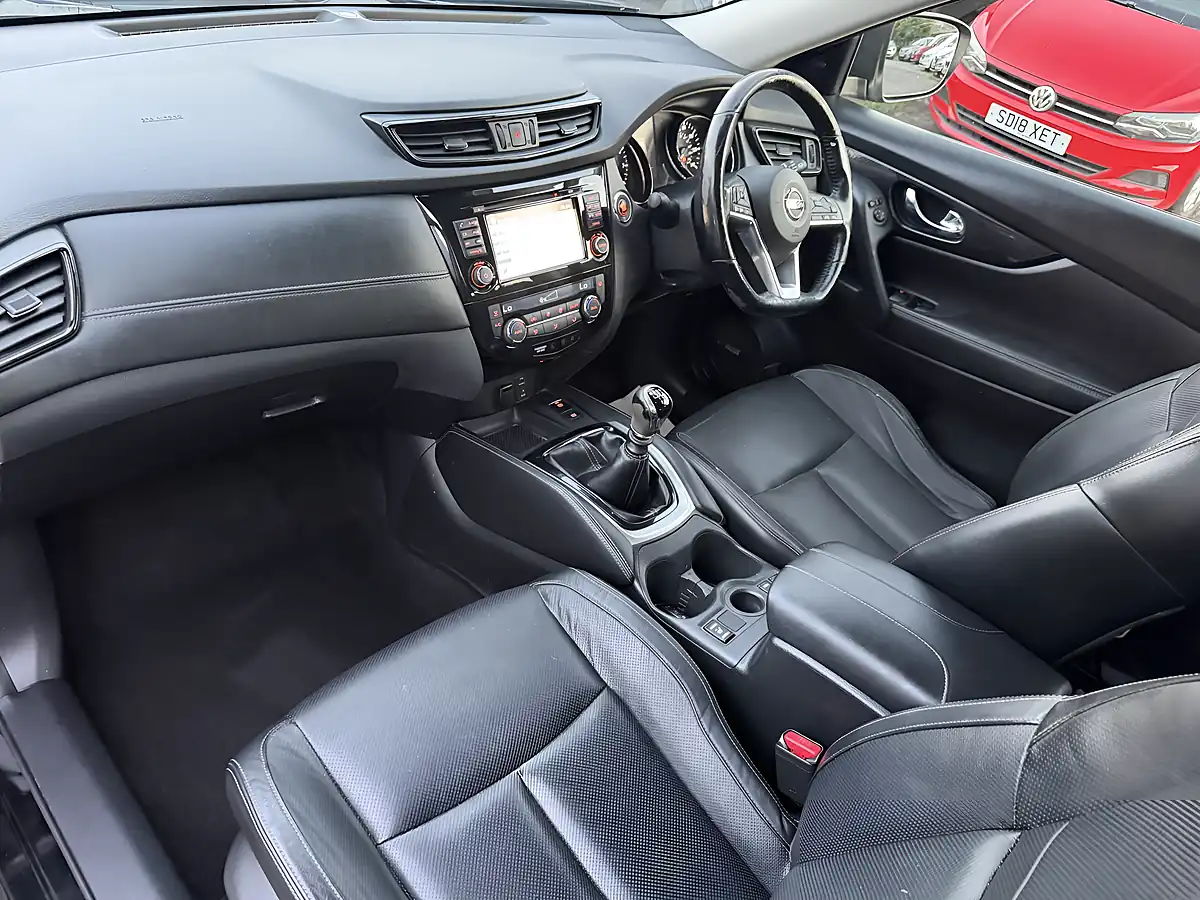 Used 2018 Nissan X-Trail Tekna Black - Interior and Exterior details 10