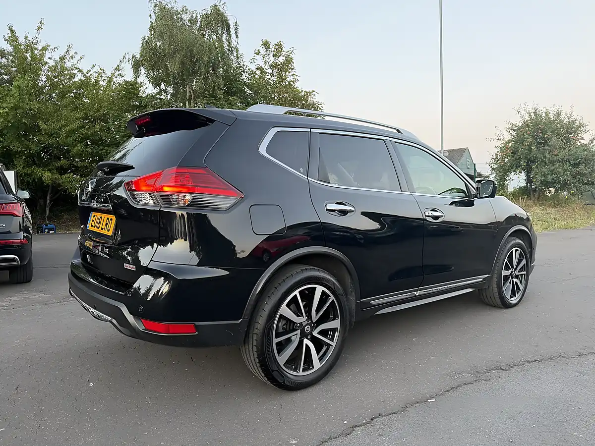 Used 2018 Nissan X-Trail Tekna Black - Interior and Exterior details 4