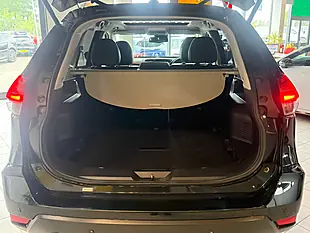 Used 2018 Nissan X-Trail Tekna Black - Interior and Exterior details 11
