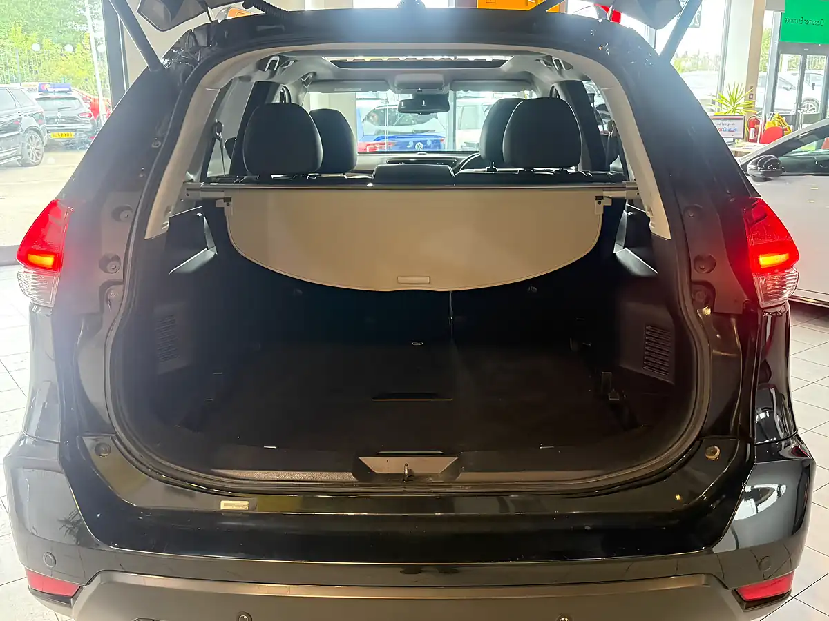Used 2018 Nissan X-Trail Tekna Black - Interior and Exterior details 11