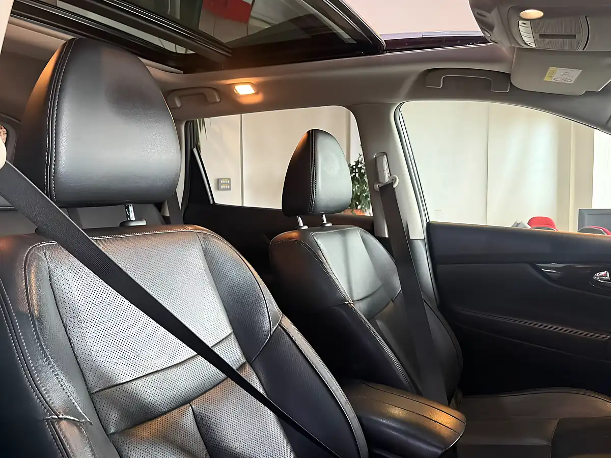 Used 2018 Nissan X-Trail Tekna Black - Interior and Exterior details 13