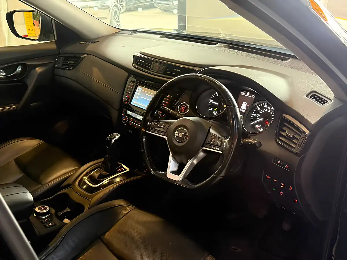 Used 2018 Nissan X-Trail Tekna Black - Interior and Exterior details 14