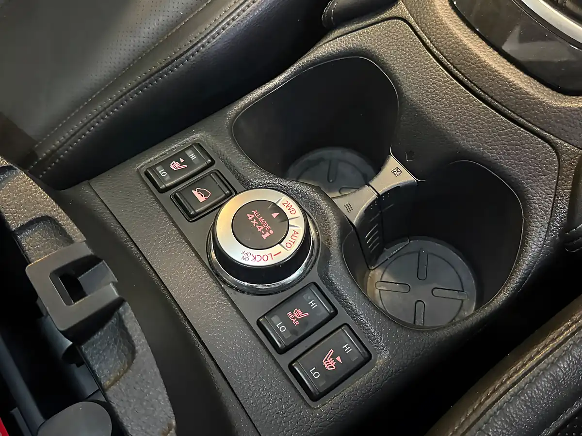 Used 2018 Nissan X-Trail Tekna Black - Interior and Exterior details 18