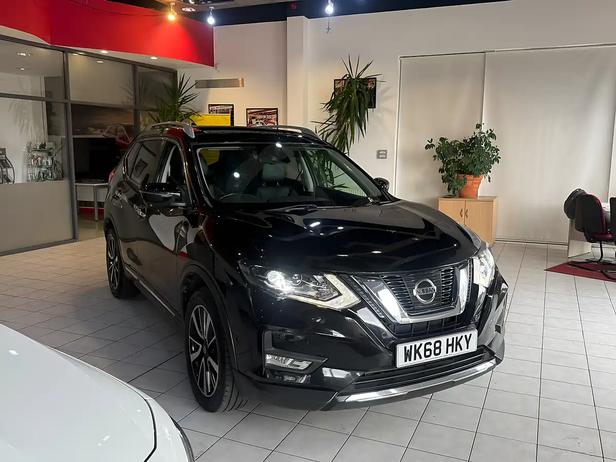 Used 2018 Nissan X-Trail Tekna Black - Interior and Exterior details 4