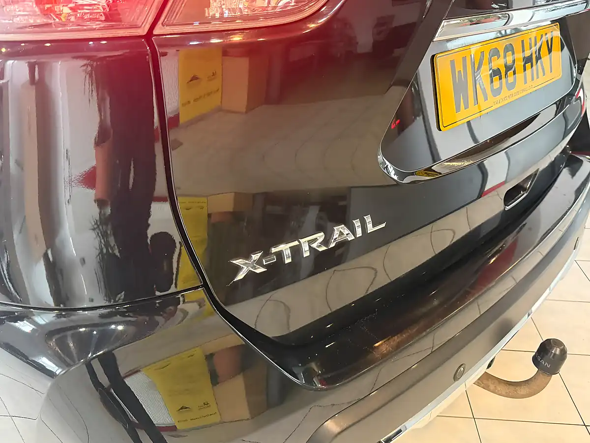 Used 2018 Nissan X-Trail Tekna Black - Interior and Exterior details 8