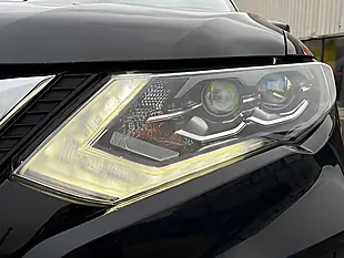 Used 2018 Nissan X-Trail Tekna Black - Interior and Exterior details 17