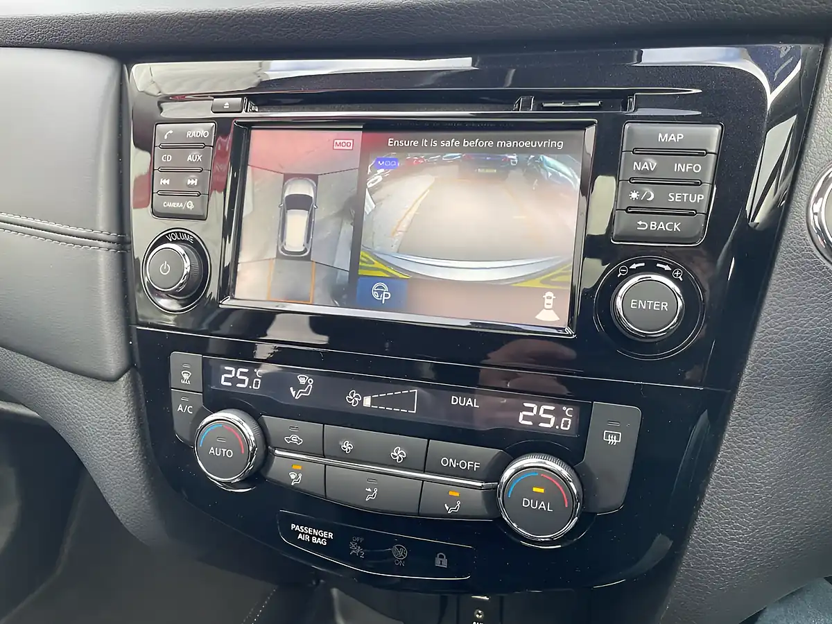 Used 2018 Nissan X-Trail Tekna Grey - Interior and Exterior details 15
