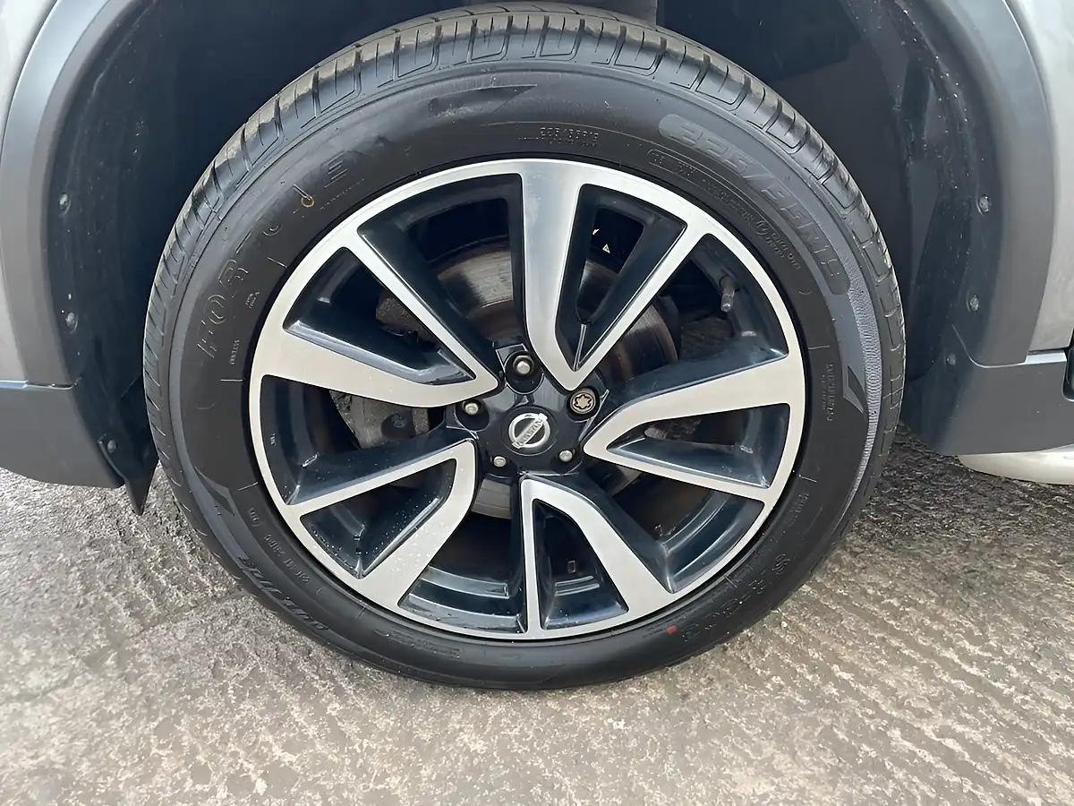 Used 2018 Nissan X-Trail Tekna Grey - Interior and Exterior details 3